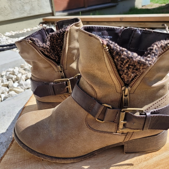 Size 7 Geller shoes - Picture 1 of 5